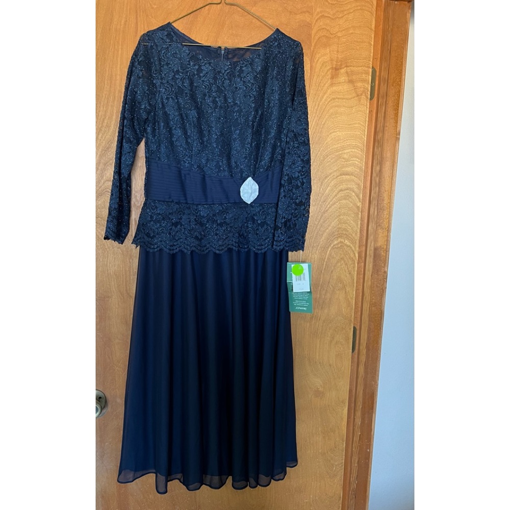 NWT Navy blue Size 8 special event dress